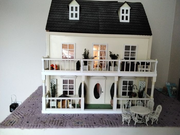 Magnificent Dolls House