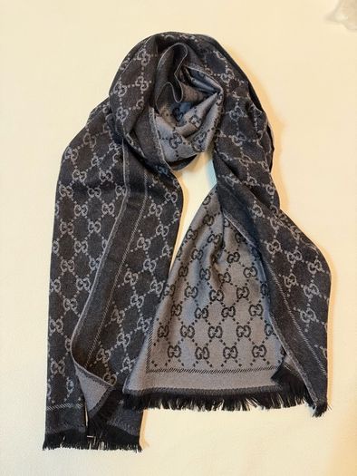 GG  wool scarf