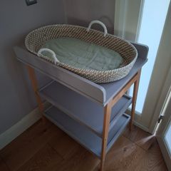 Changing table with woven changing basket