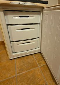 Hotpoint "Future" RZA30 small freezer