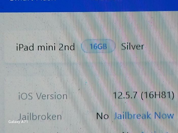 Apple Ipad Mini 2nd Generation 16GB Silver, Excellent cosmetic condition, Activation Locked, for parts or repair