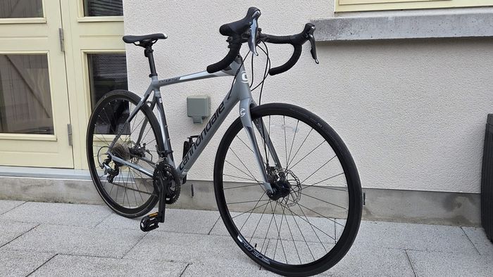 Cannondale road bike