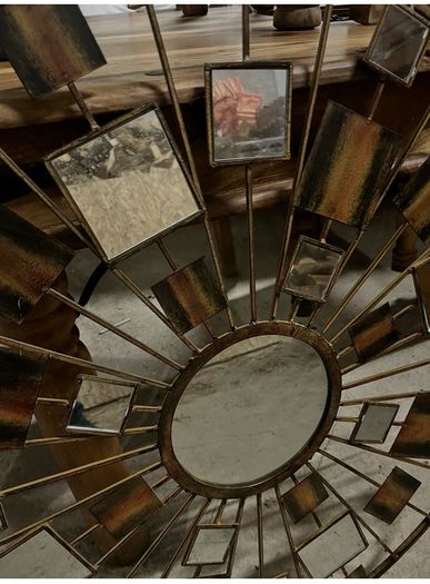 Round mirror