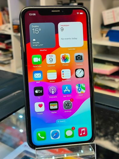 Apple iPhone XR 64GB Factory Unlocked Black (Battery Health: 80%)