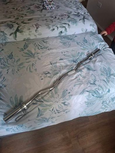 adjustable dumbells 5kg to 40kg and curling bar and plates