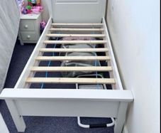 2x Wooden 3ft Single Beds            NO  MATTRESSES