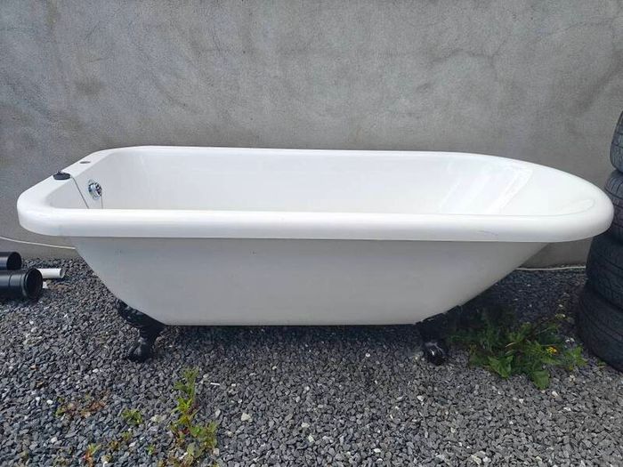Bathtub