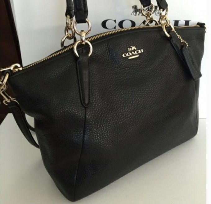 Coach Kelsie Satchel  in Pebble Leather Crossbody Bag Medium Size, colour black, cards, dust bag included.