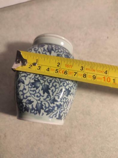 Vintage Embossed Flower Ceramic Jar  Tank Porcelain Crafts Home Decor