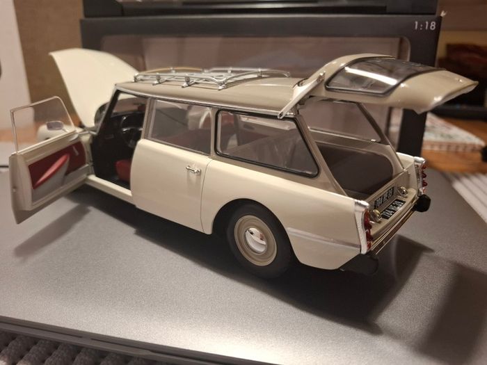 Citroen DS 21 Break 1970 White/Grey - Norev - 1:18 - New in Box
