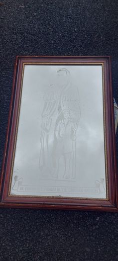 Dr Edmund Rice founder of the Christian brothers etched mirror,came from a old school,hard to come by ,heavy,lovely display,a piece of irish history,,hard to come by, buyer collects,sold as seen ,sorry pics not more clearer,I gave wood a light polish.