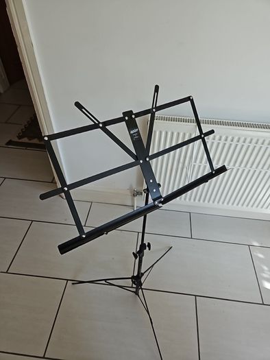 Music stand