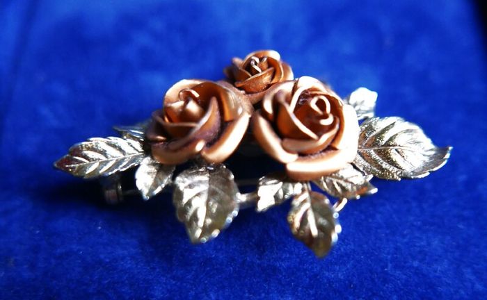 Vintage  Rose  Brooch