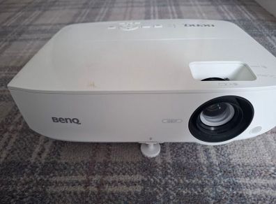 BenQ MH534 Projector