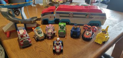 Paw Patrol figures and units