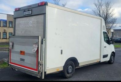 Renault Master Luton low loader with tail lift