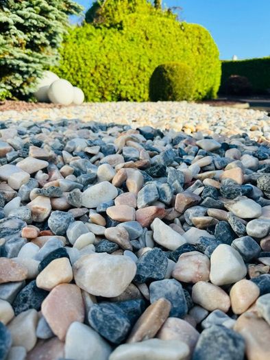 Marble chips, grave stones, chips, pebbles, pearl