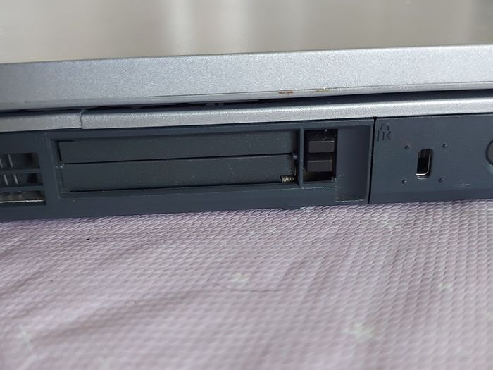 Rare Vintage Fujitsu Siemens Lifebook, E Series, FPC07048B Part number CP127259, Running Windows 2000 Professional, uses 3.5 floppy disk, 20GB HDD, amd all the connecting Ports from 30 years ago Era