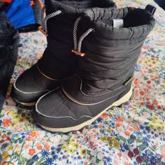 Kids snow boots