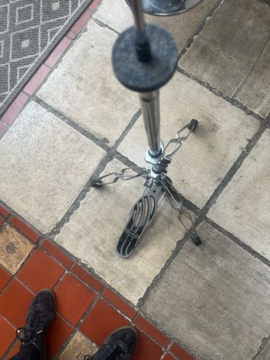 Hi hat stand