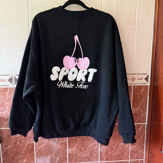 White Fox Oversized Sweatshirt - Size L/XL