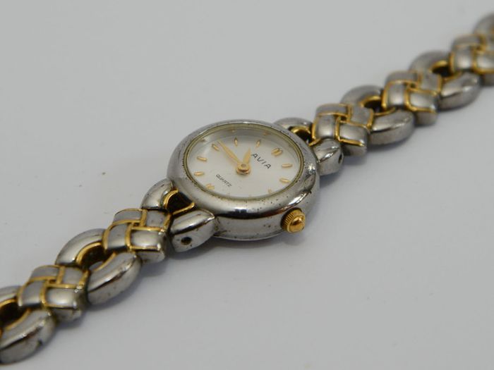 Vintage Ladies Avia Quartz Watch