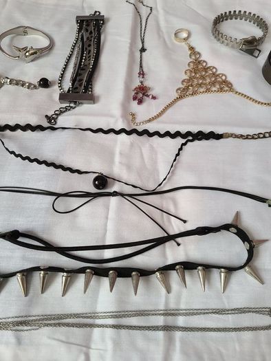 jewelleries 1 euro each or 50 euro for all