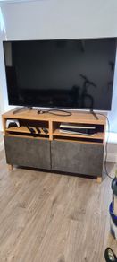 Tv Table like new, perfect condition very fancy!!!