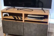 Tv Table like new, perfect condition very fancy!!!