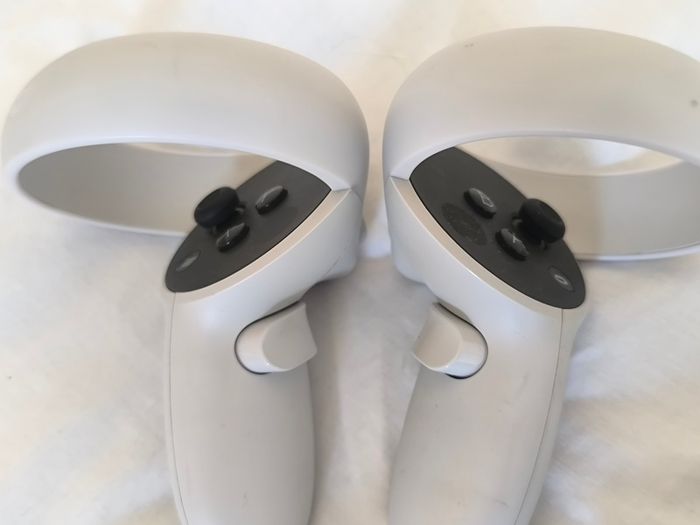 Oculus Quest 2 VR Headset