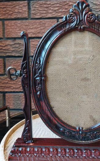 Antique Oval Picture Frame
