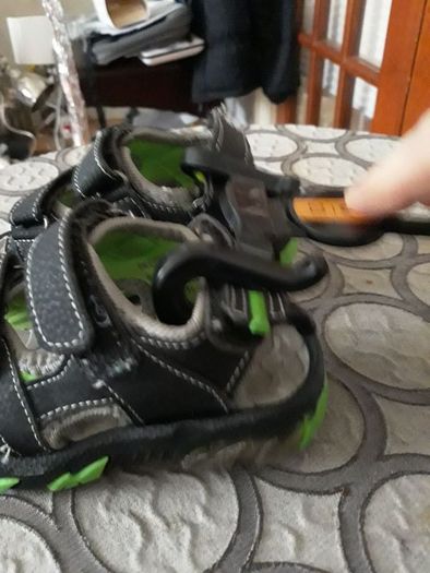 Child's Open Sandal's with Flashing Lights UK Size 6 UK .. 23 EU .. Final Price Drop