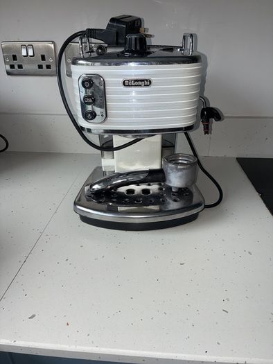 coffee machine - de longhorn scultura