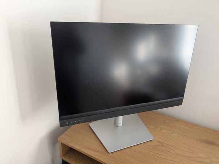 Dell C2722DE 27 QHD USB C Monitor with Webcam Unused