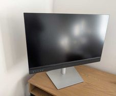 Dell C2722DE 27 QHD USB C Monitor with Webcam Unused