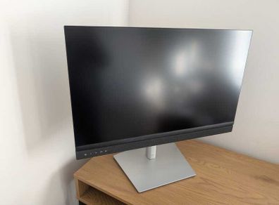 Dell C2722DE 27 QHD USB C Monitor with Webcam Unused