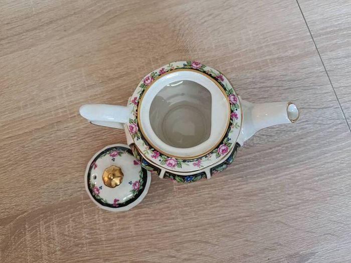 Sadler Heirloom Collection Bacchus 4737 Teapot
