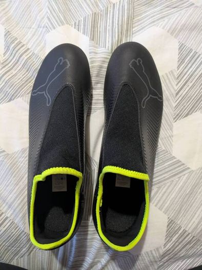 ground football boots UK 11