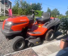 Ride on Lawnmover