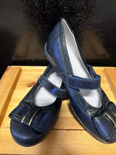 Leather Girl Shoes size 13