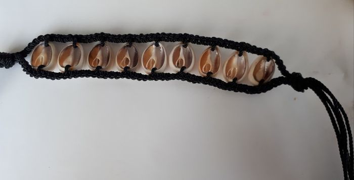 Lovely vintage shell bracelet