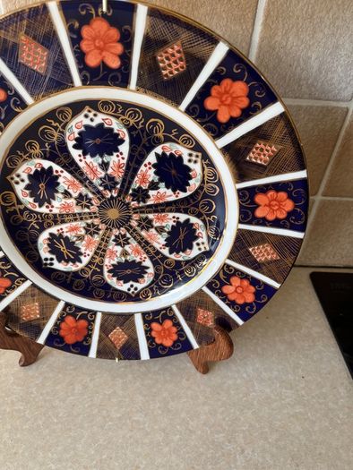 1128 a"Old Imari" pattern 11" Wall plate