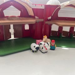 Battat Big Red Barn animal farm playset