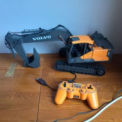 remote control Volvo digger