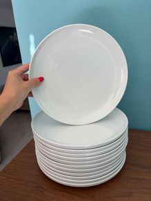 set of 12 Dinner plates