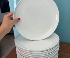 set of 12 Dinner plates