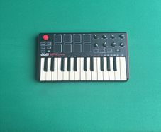 Akai Mpk Mini Midi Keyboard