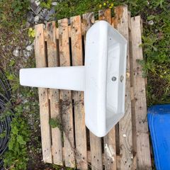 basin and pedistal