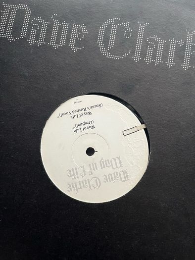 10e each Techno 12" vinyl