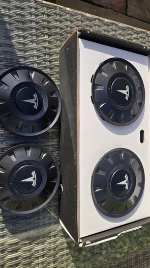 Tesla Highland Centre Caps